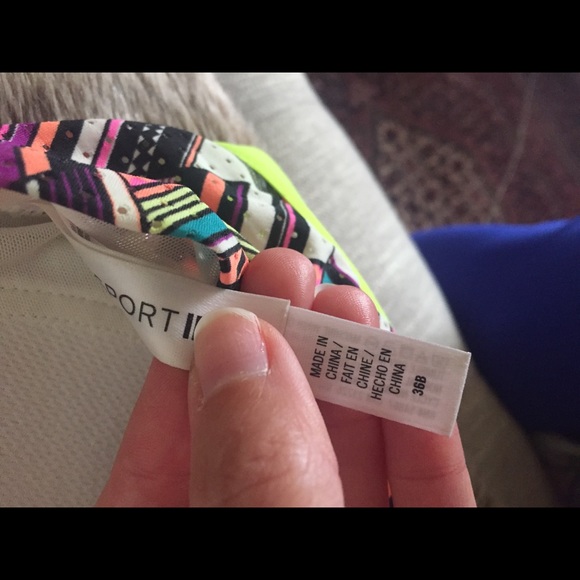 Victoria Secret VSx Sport Bra - Picture 2 of 4